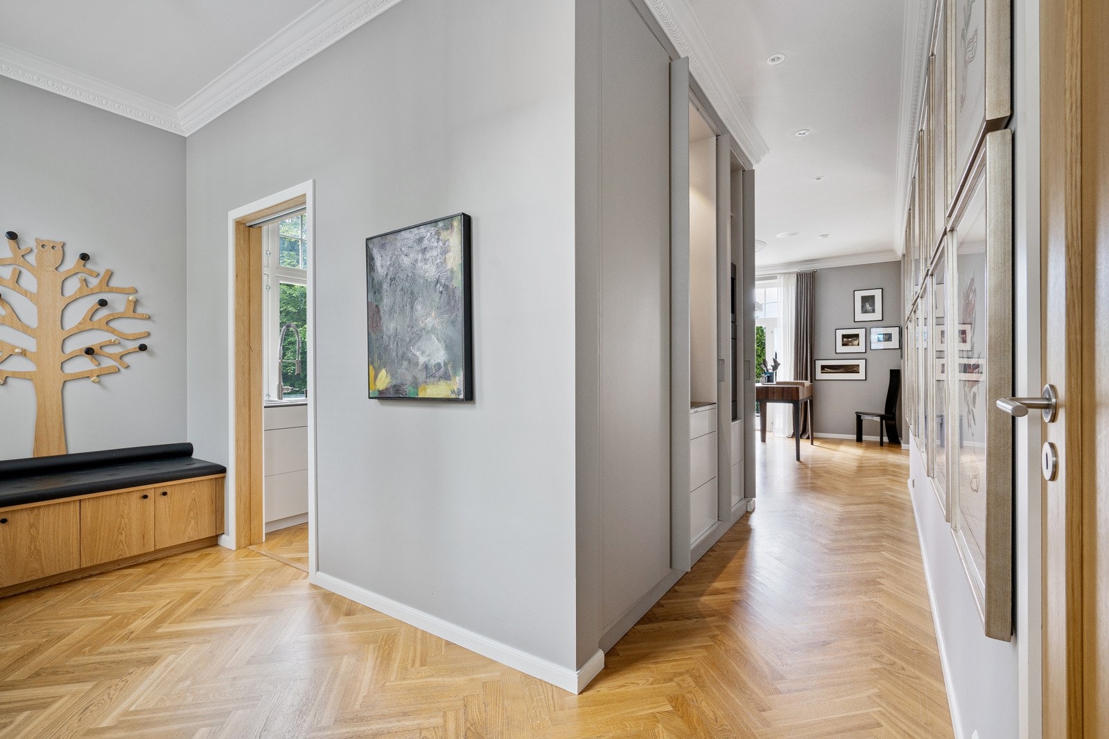 Ved grovkjøkkenet er det også egen bi-inngang. Galleribilde