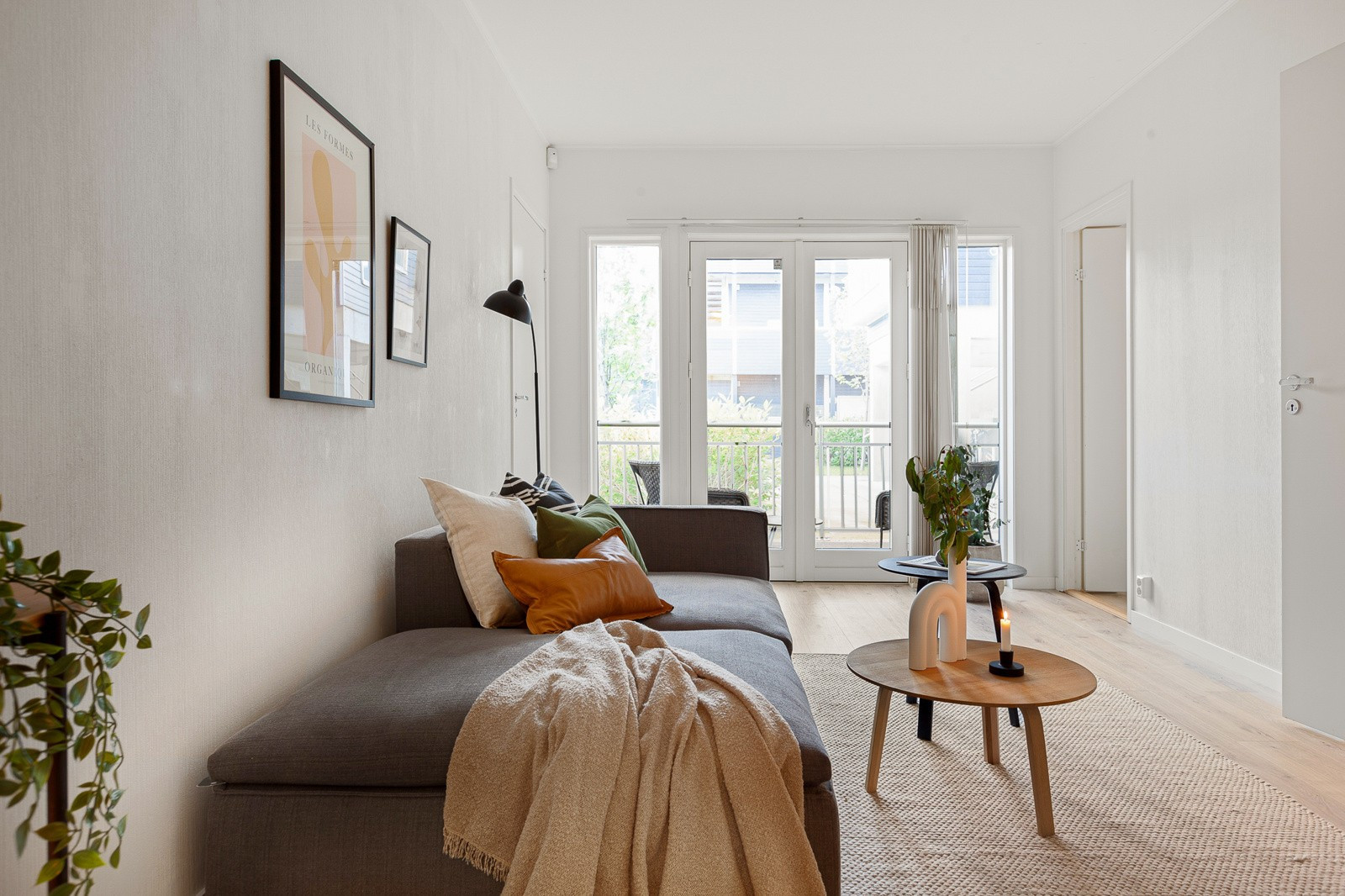 Delikat leilighet med fine lysforhold og privat veranda!