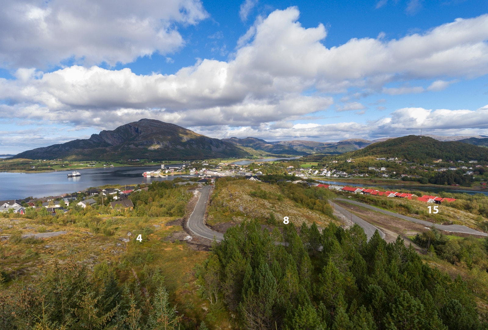 De nye tomtene som nå presenteres ligger i tettstedet Berg i Sømna kommune og er i forlengelse av Buskhammeren boligfelt Galleribilde