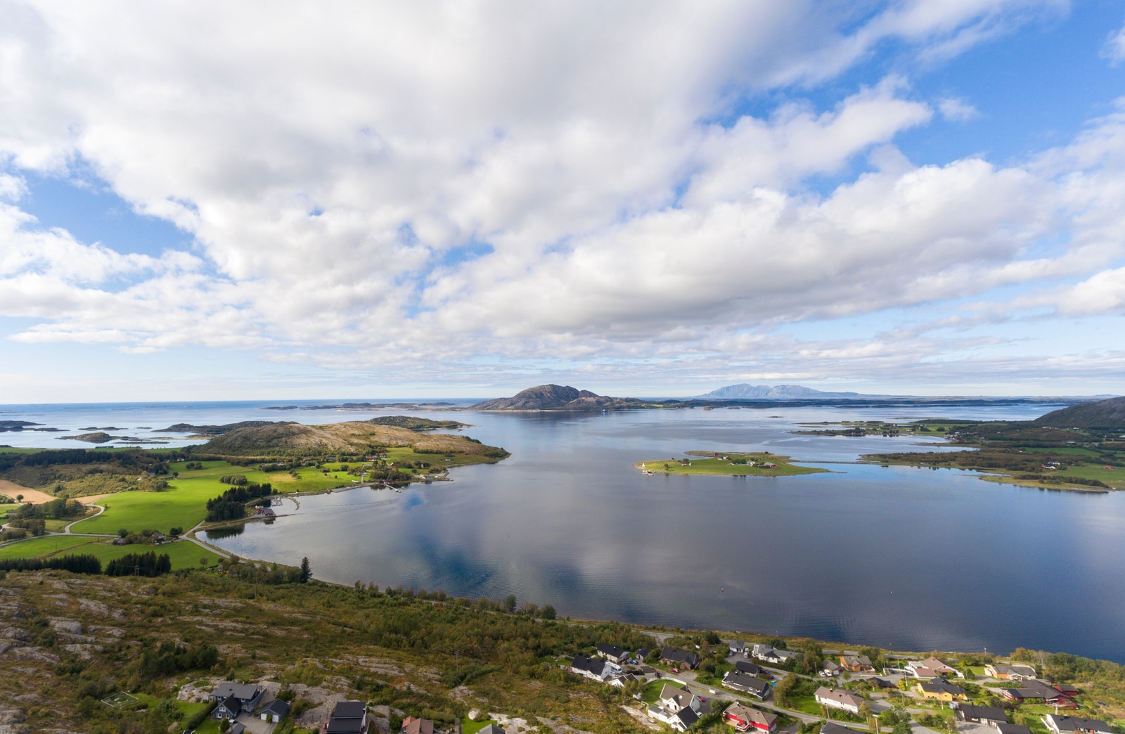 Velkommen til herlige Sømna, vakkert beliggende på Helgelandskysten Galleribilde
