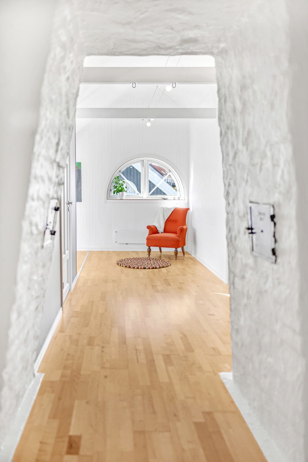 Soveromsgang sett mot loftstue. Galleribilde