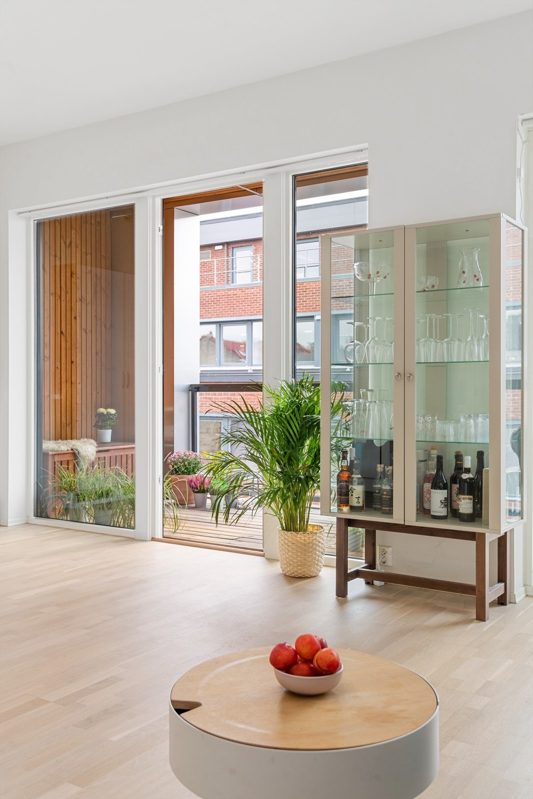 Fra stuen har du direkte utgang til balkongen Galleribilde