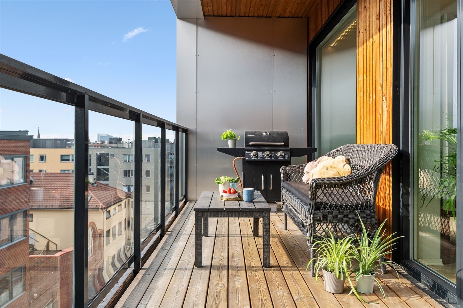 Solfylt balkong med sør-østlig orientering Galleribilde