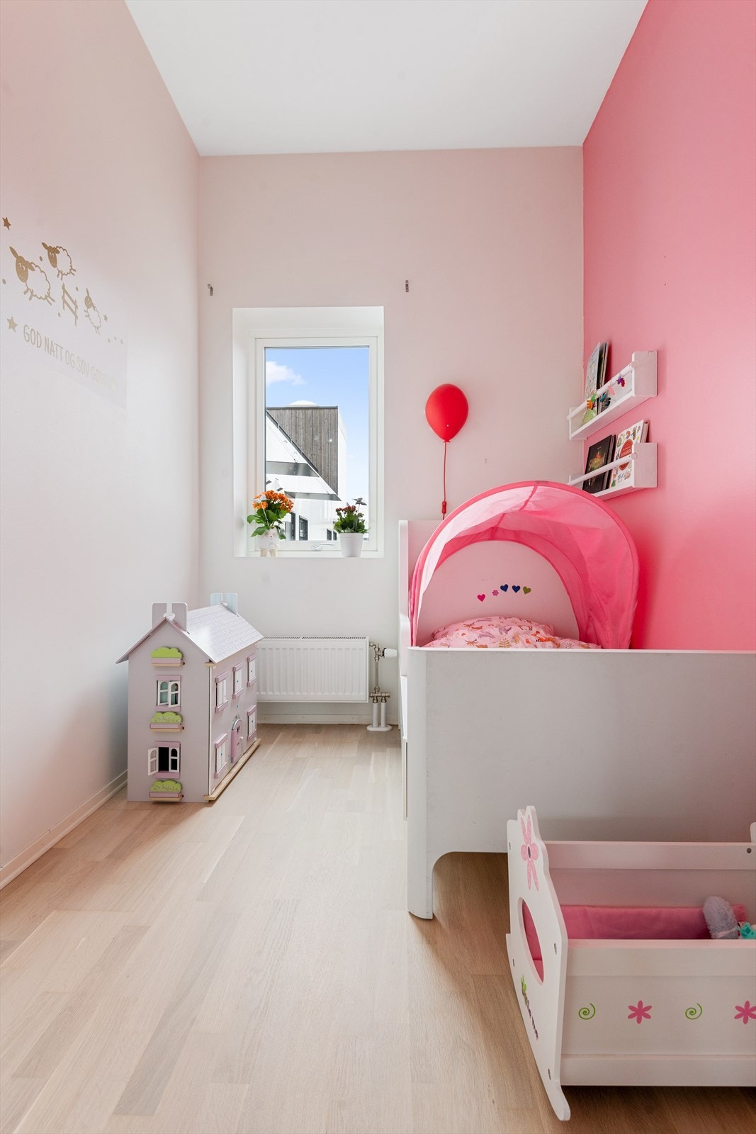 Soverom nummer to brukes i dag som barnerom Galleribilde