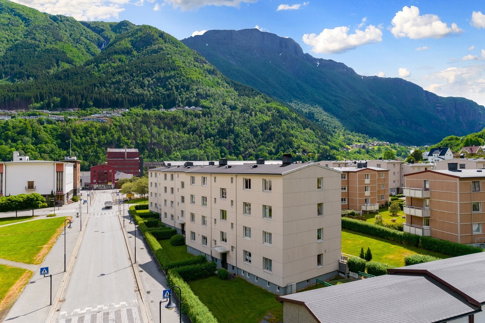 Marthe Wie presenterer Opheimsgata 32! Galleribilde