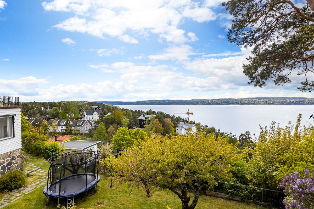 Utsikten fra kårboligen Galleribilde