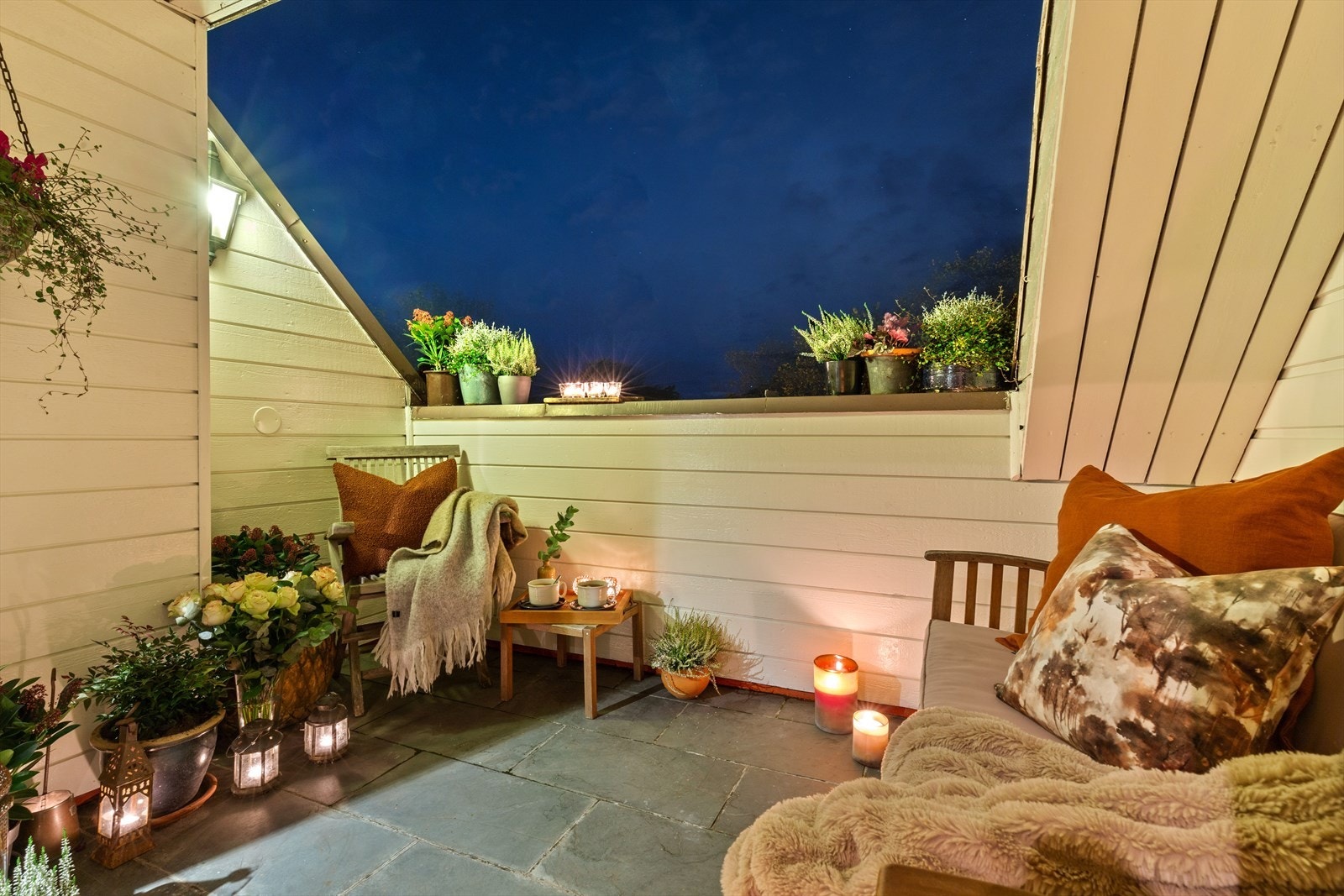 Det er god plass til utemøblement, beplantning, samt montert utebelysning. Galleribilde