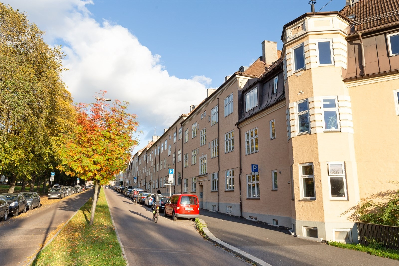 Leiligheten ligger i en klassisk Torshovgård fra 1924. Galleribilde