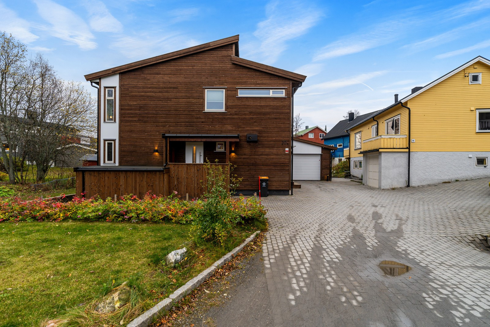 Sentral og attraktiv beliggenhet i et familievennlig boligområde.
