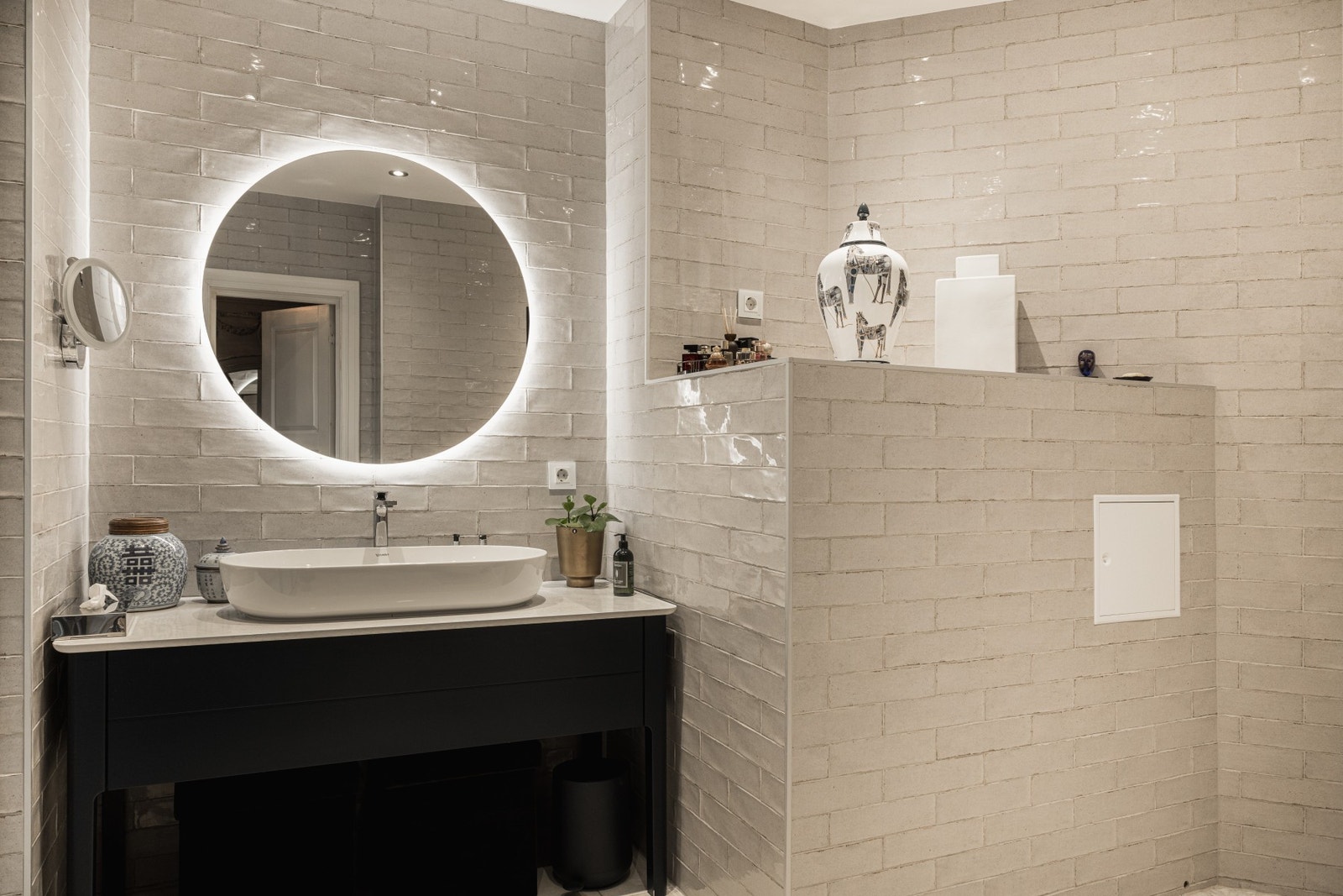 Nydelig baderom med kvalitetsinnredninger fra Duravit og Vedum, Galleribilde