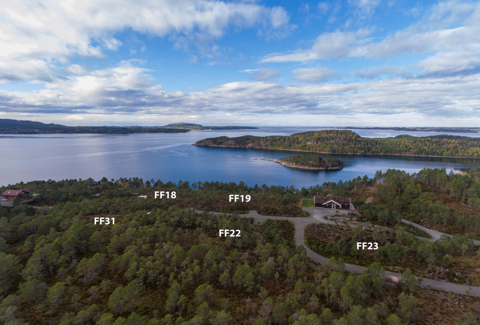 Ta kontakt med grunneier Steinar Fjærvik på tlf. 97191889 Galleribilde