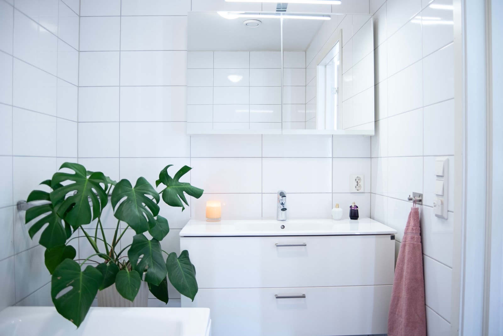 Innbydende bad med badekar. Galleribilde