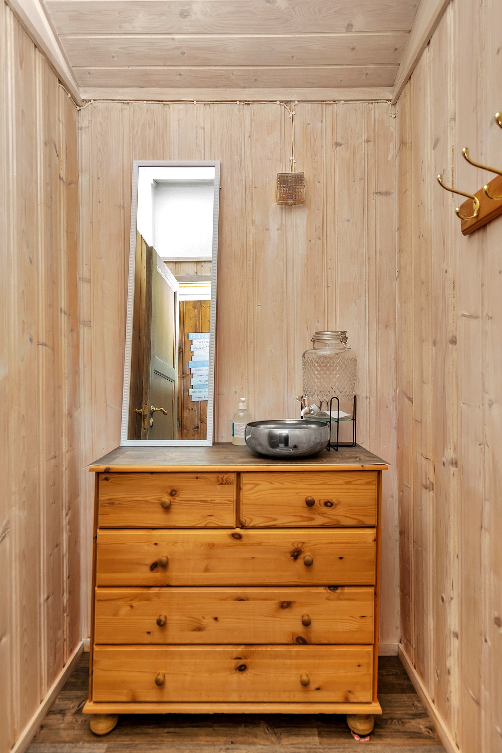 Eget rom med vask Galleribilde