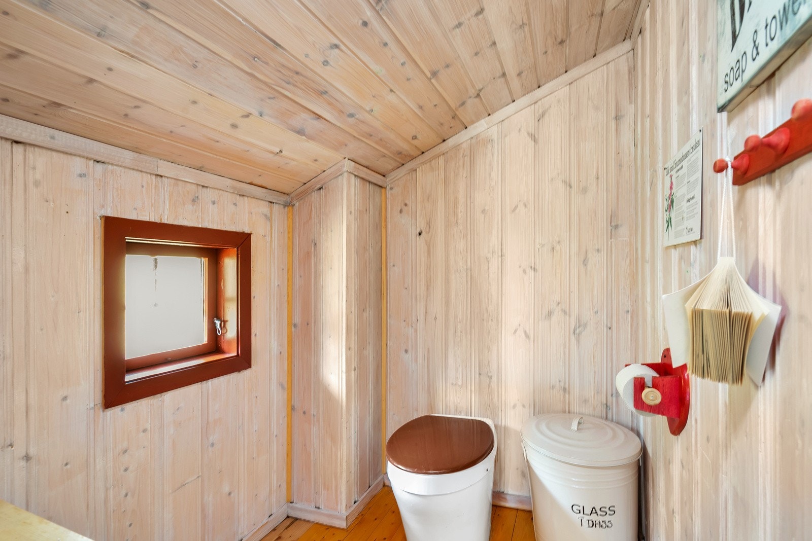 Toalettrom med biologisk toalett (snurredo) Galleribilde