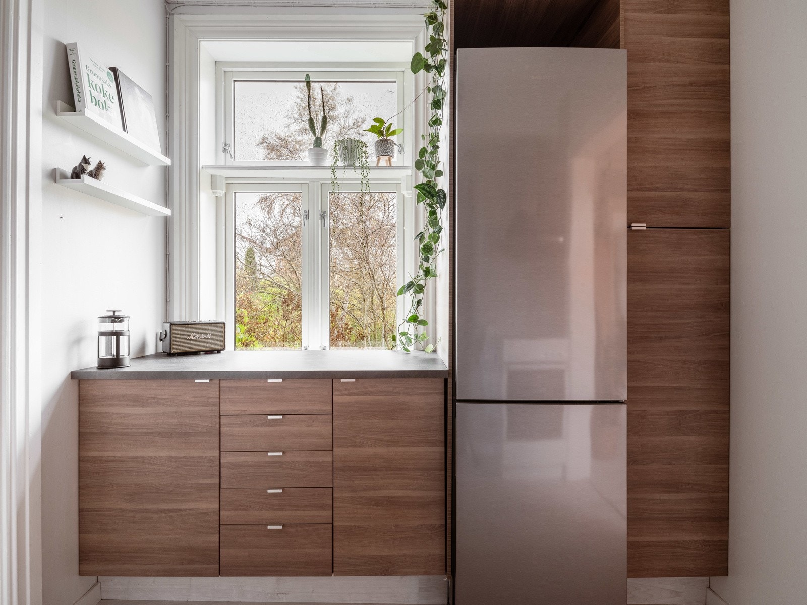 Proaktiv Eiendomsmegling - Moderne kjøkken med integrert oppvaskmaskin. Galleribilde