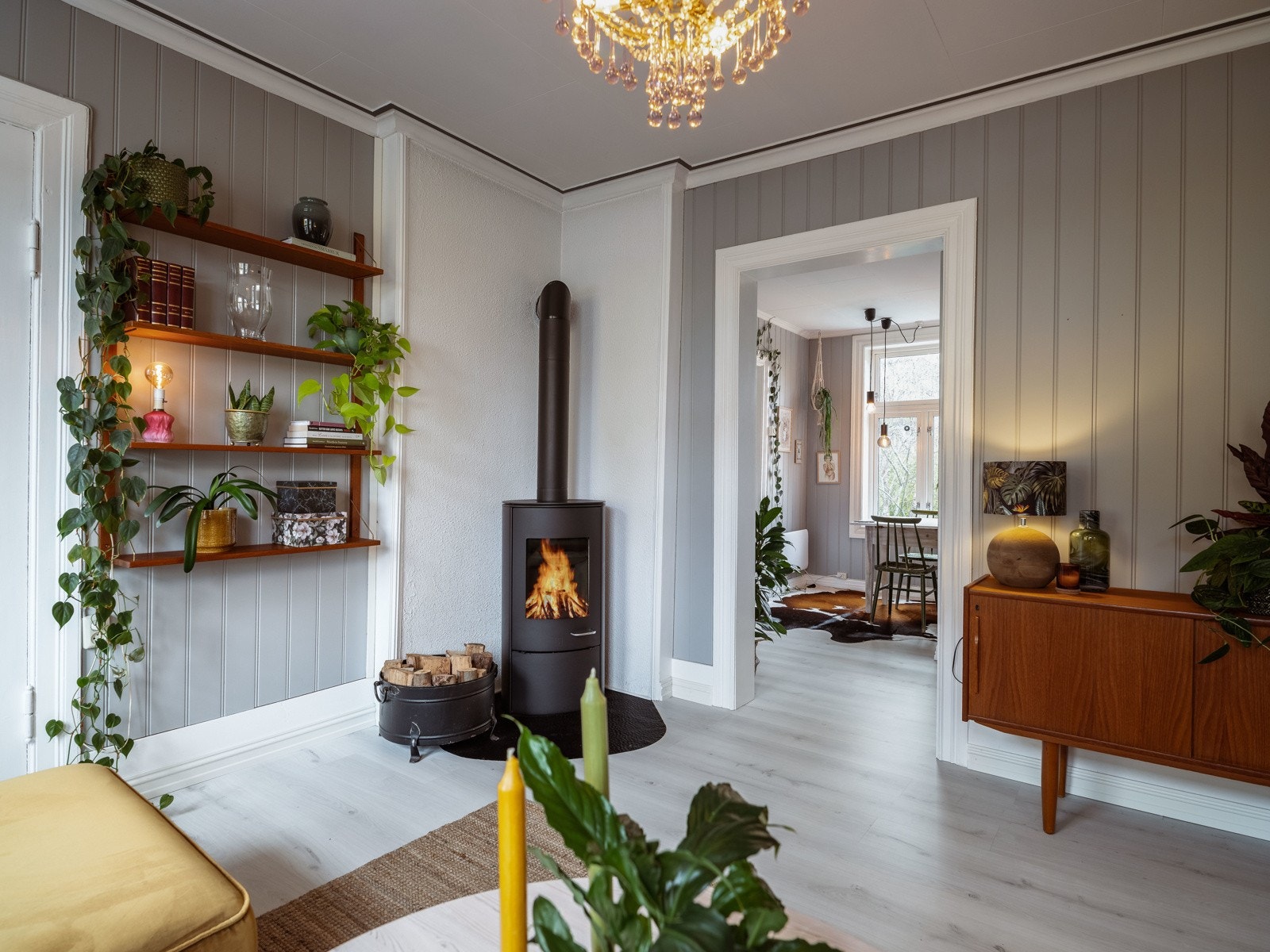 Proaktiv Eiendomsmegling - Leiligheten er utstyrt med vedovn for kalde vinterdager. Galleribilde