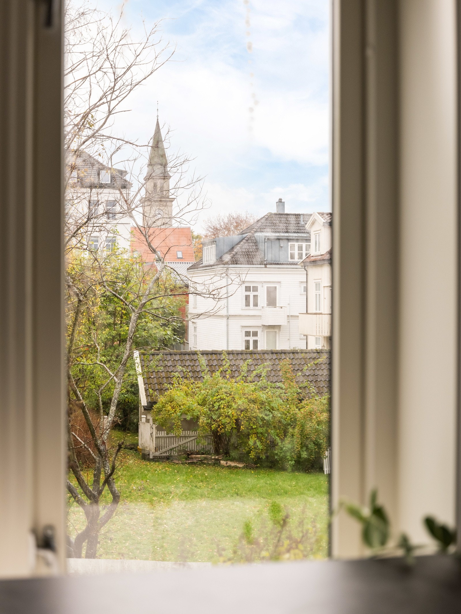 Proaktiv Eiendomsmegling - Fredfull utsikt mot stort parkareal. Galleribilde