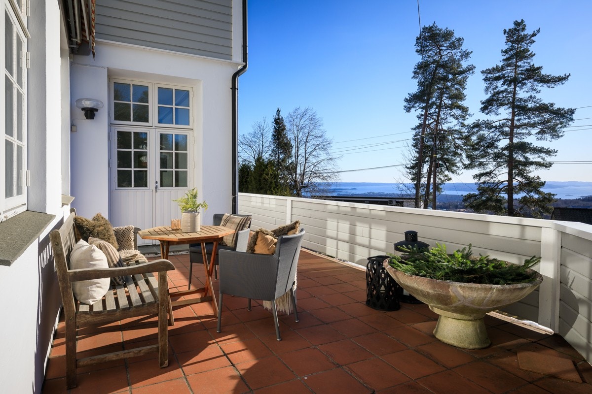 Terrassen er totalt på hele 73 kvm Galleribilde