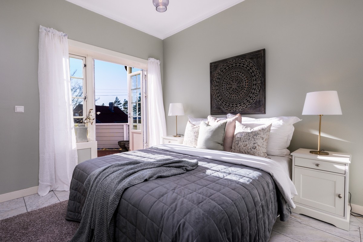 Hovedsoverom med stor garderobeløsning Galleribilde