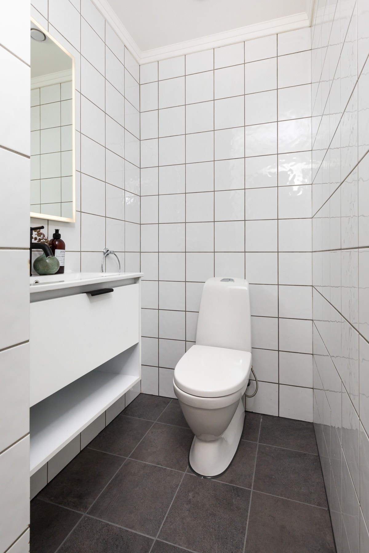 Praktisk gjestetoalett Galleribilde