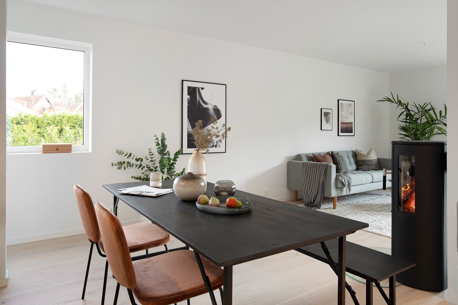 Stue/kjøkken. Bildet er tatt av hus nr. 39 (noe avvik på planløsning kan forekomme). Galleribilde