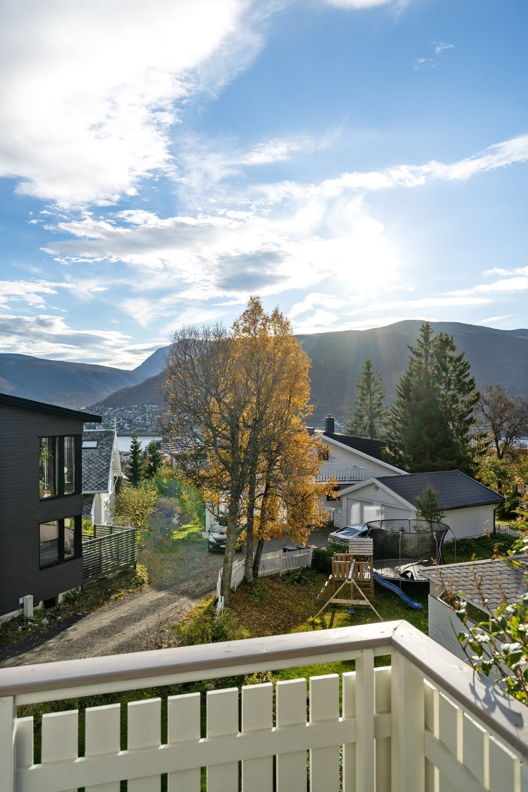 Hyggelig utsikt fra verandaen. Galleribilde
