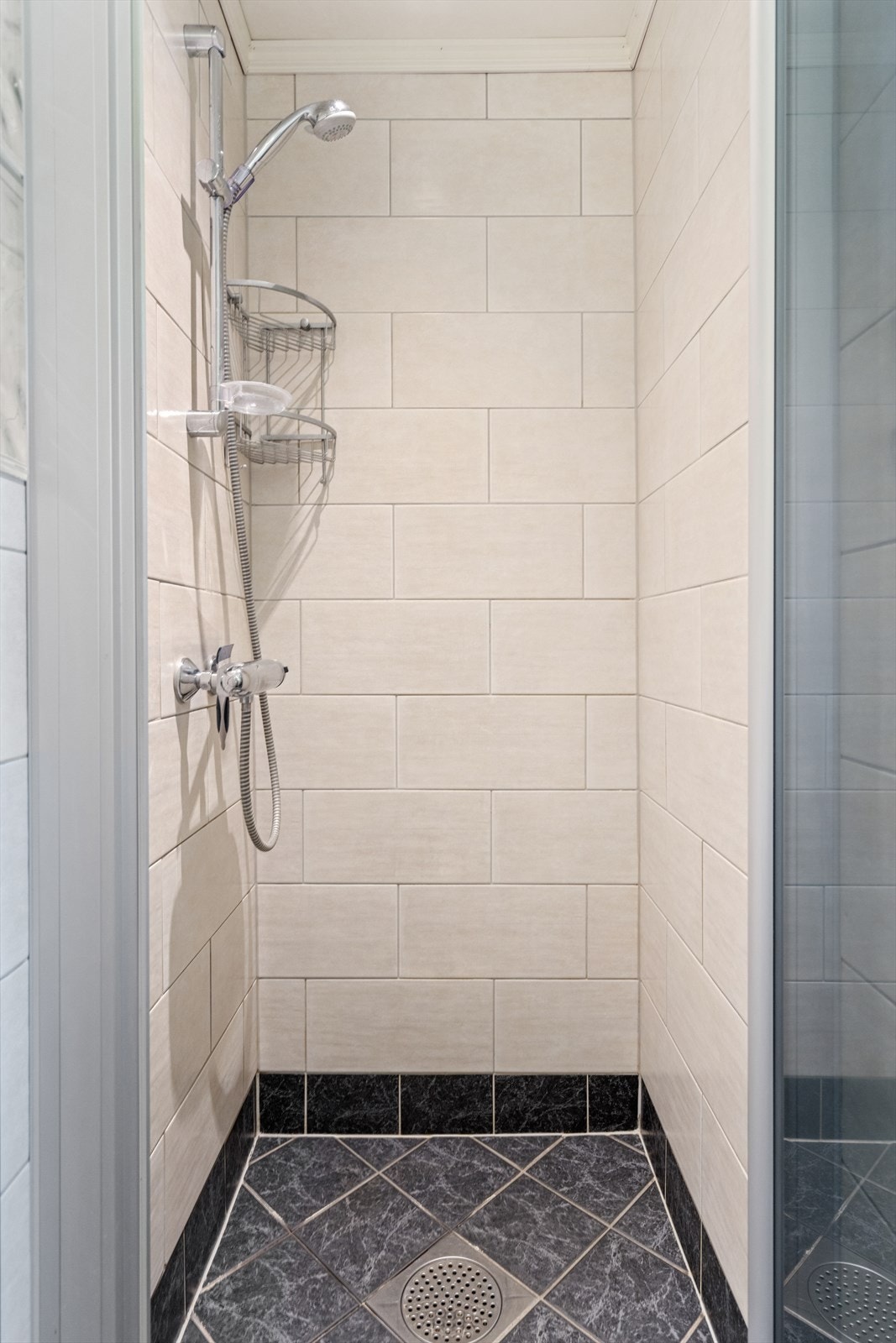 Overflatene på dette badet ble fornyet ca. i 2007. Galleribilde