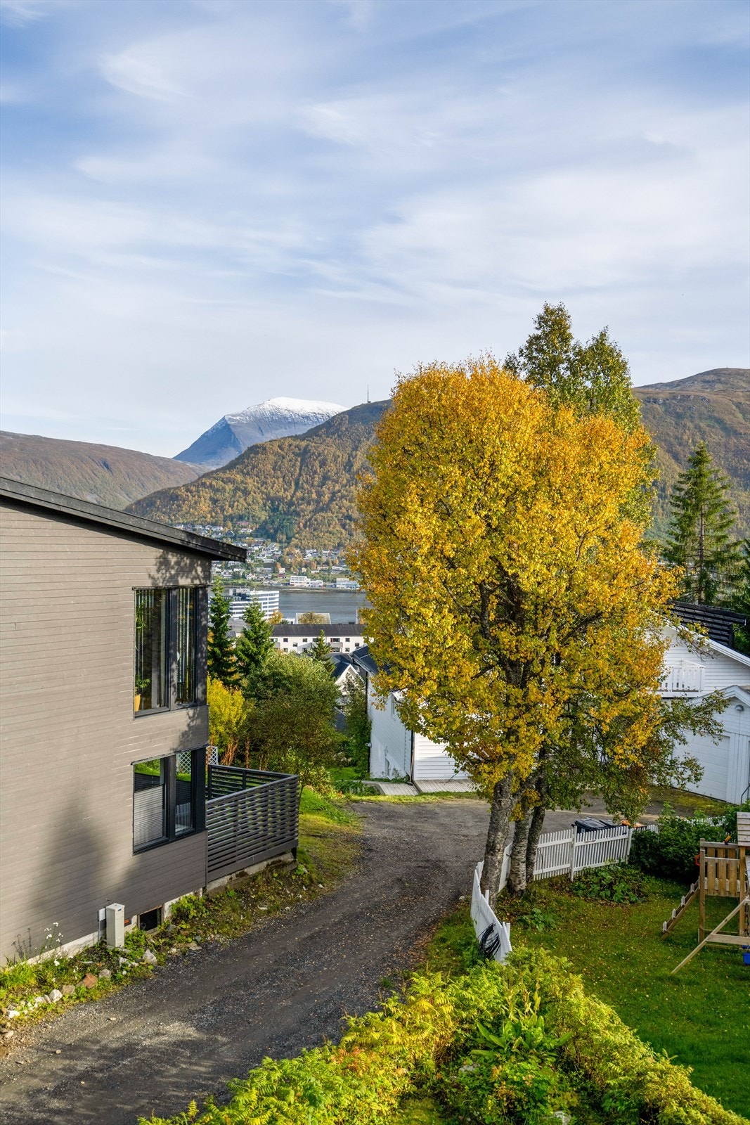 Utsikt fra verandaen. Galleribilde