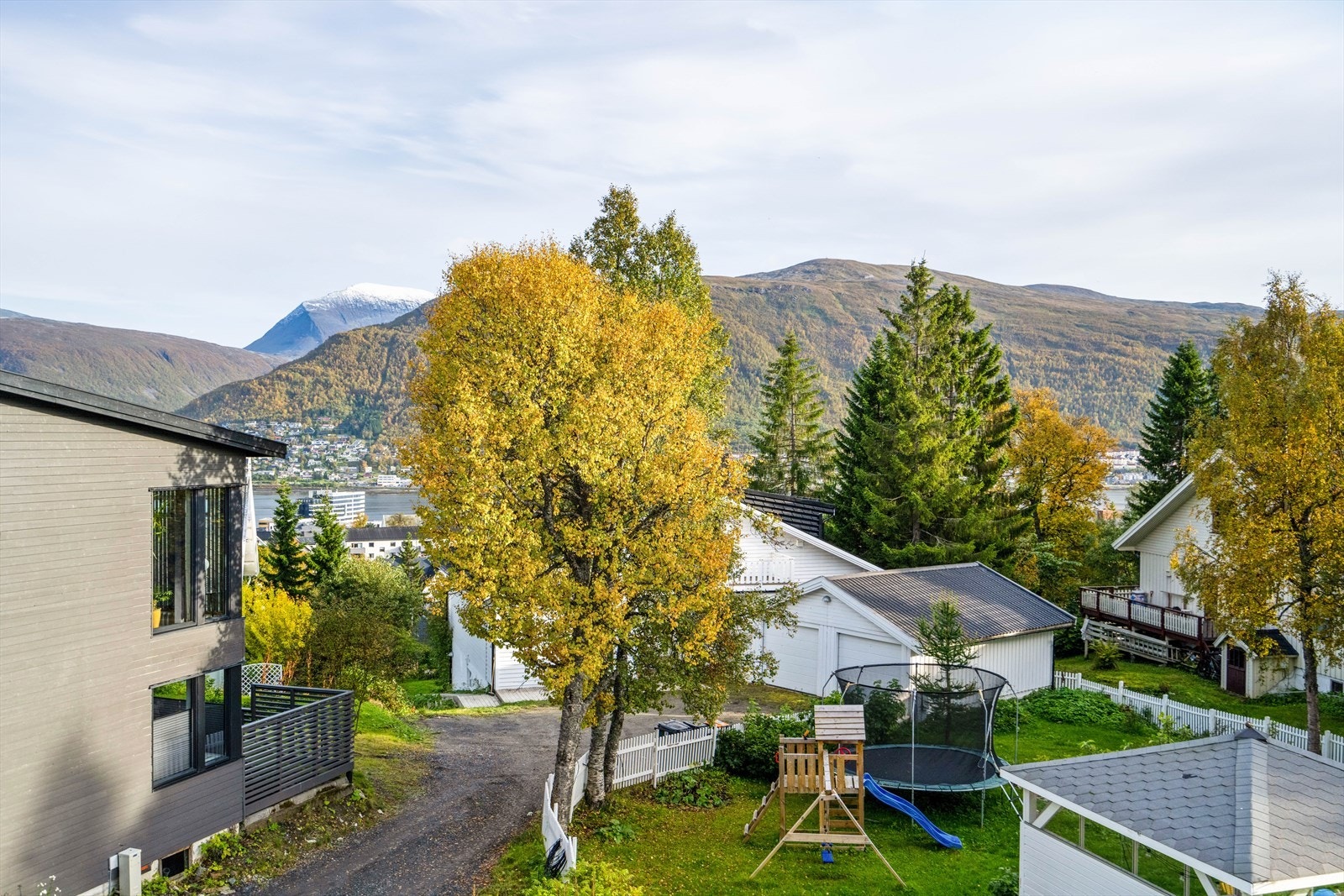 Utsikt fra verandaen. Galleribilde