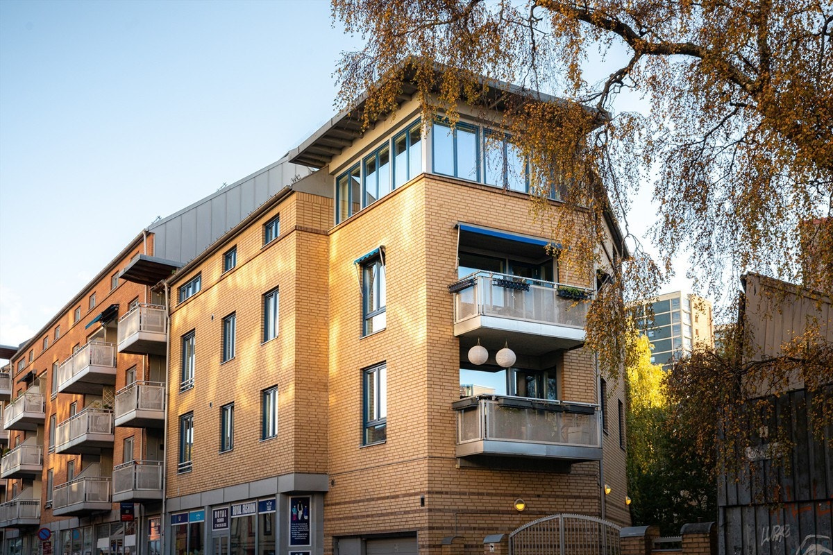 Byhagen Borettslag er et OBOS-borettslag i hjertet av Oslo, på Grønland. Borettslaget består av 46 andeler. Galleribilde