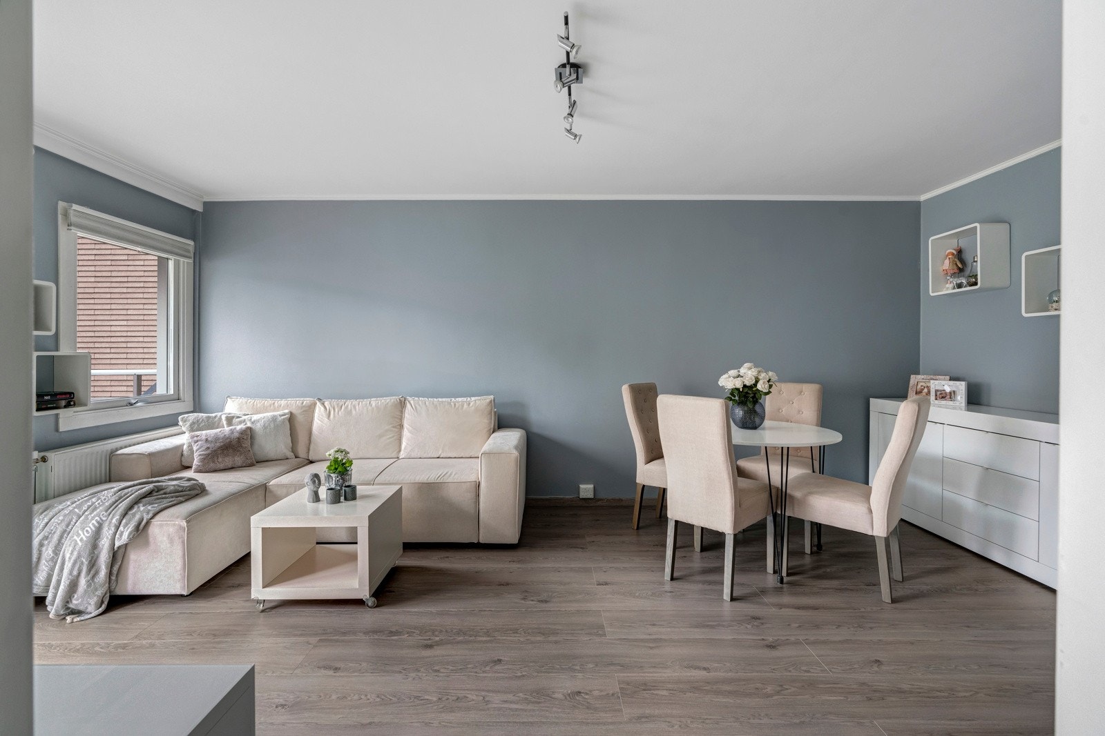 Borettslaget har digitale parkeringskort som gir rett til parkering på borettslagets parkeringsplasser Galleribilde