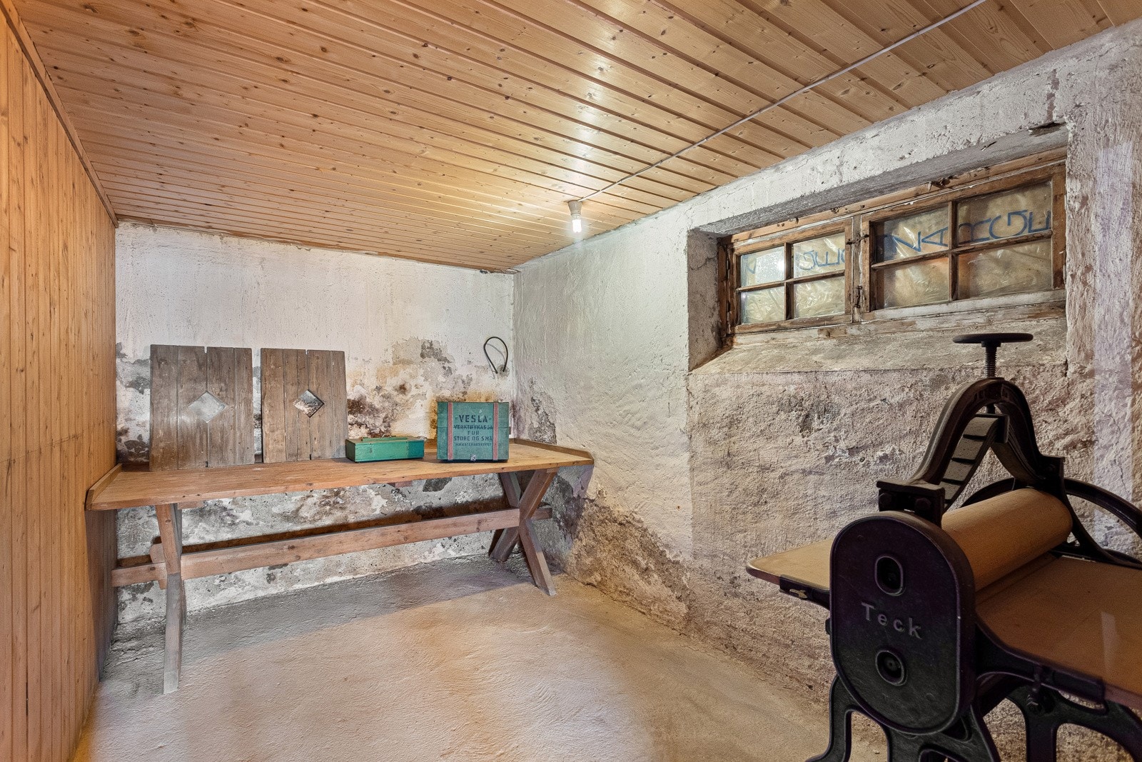 Bodrom i kjeller. Galleribilde