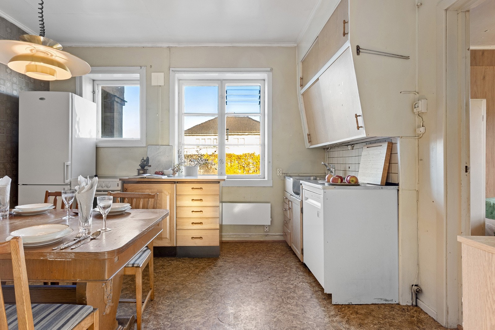 Kjøkkenet ligger i en separat løsning fra stuen. Galleribilde