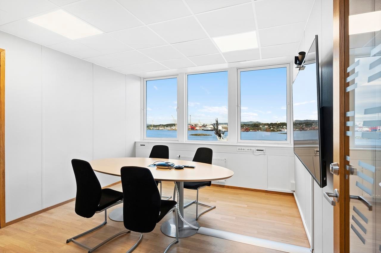 Kontorene kan enkelt deles inn etter med cellekontor eller åpne landskap etter eget ønske. Galleribilde