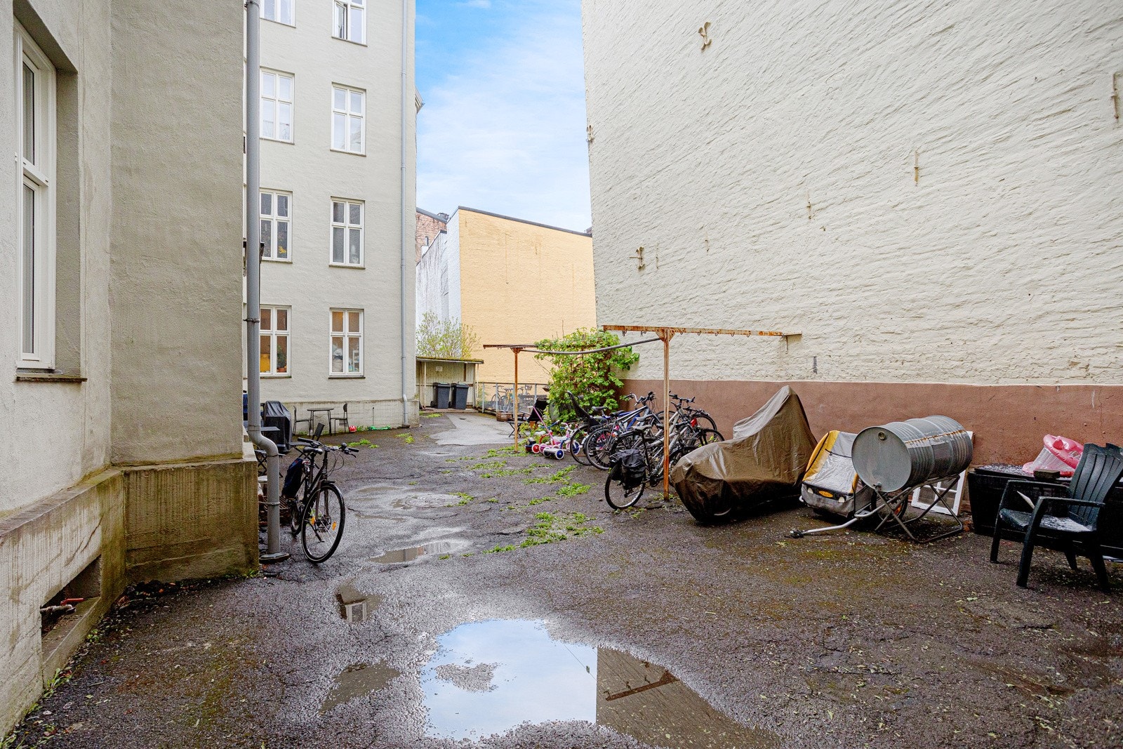 Bygård med 16 seksjoner | BRA ca 1600 kvm og BTA ca 2512 kvm Galleribilde