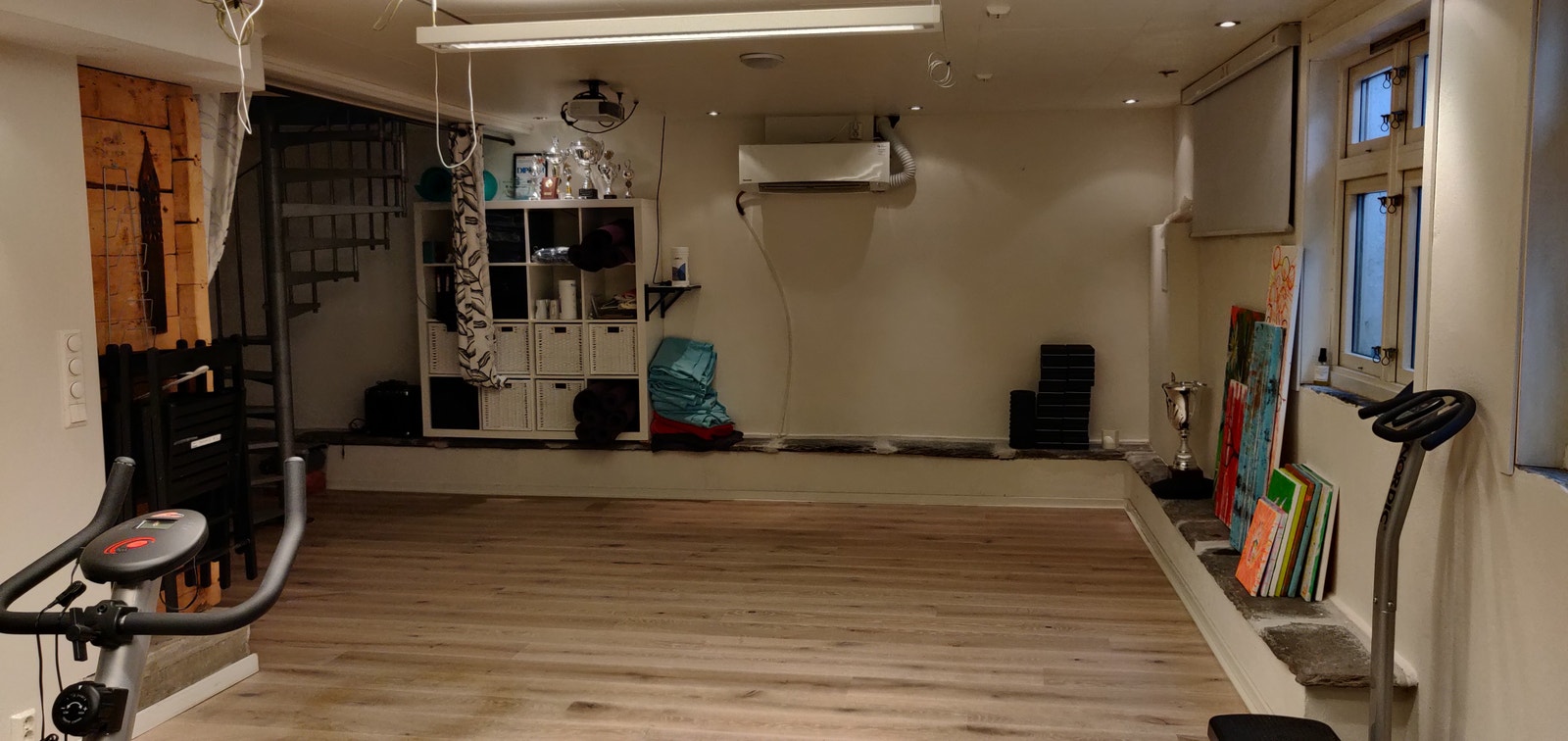 God takhøyde 2,4 m i underetasjen Galleribilde