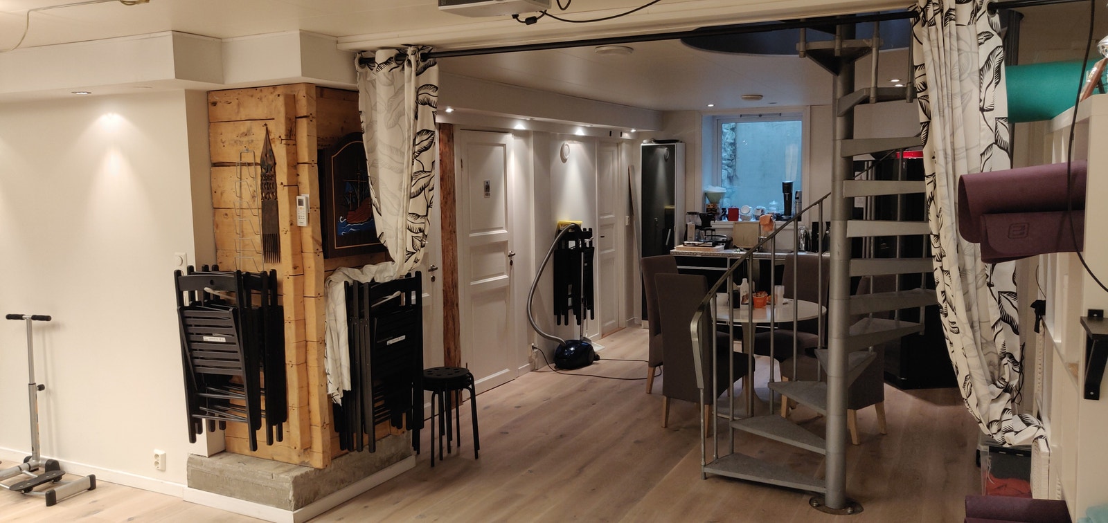 Underetasjen mot kjøkkenet Galleribilde