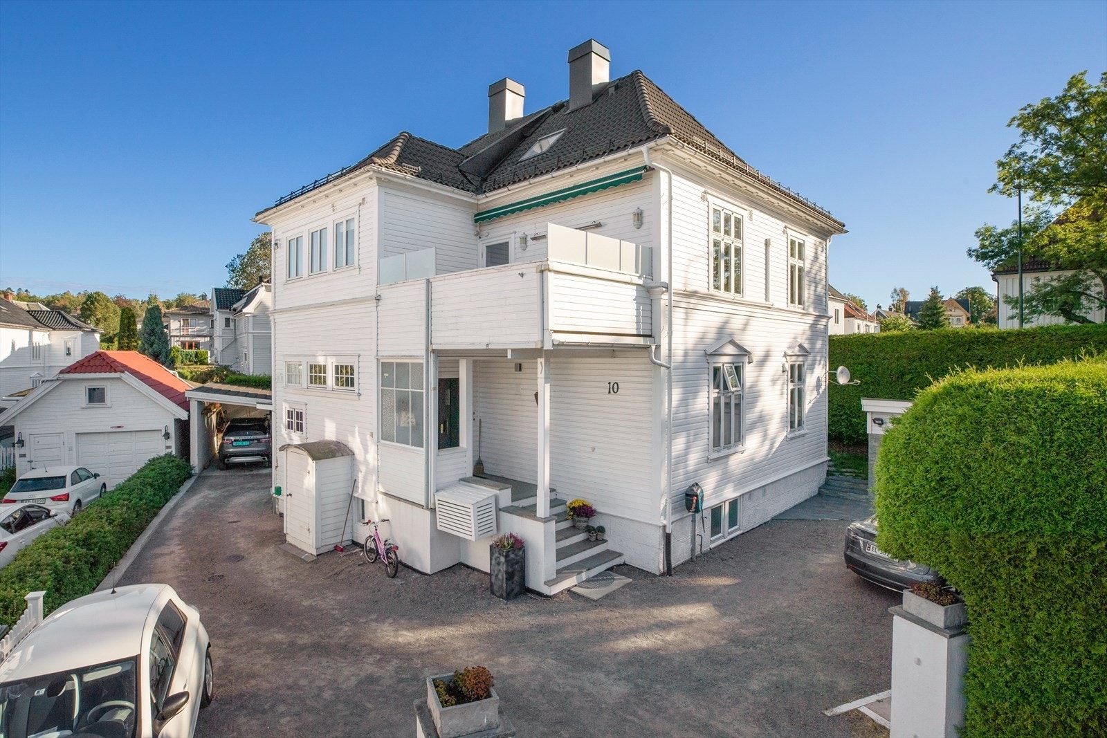 Klassisk gård Galleribilde