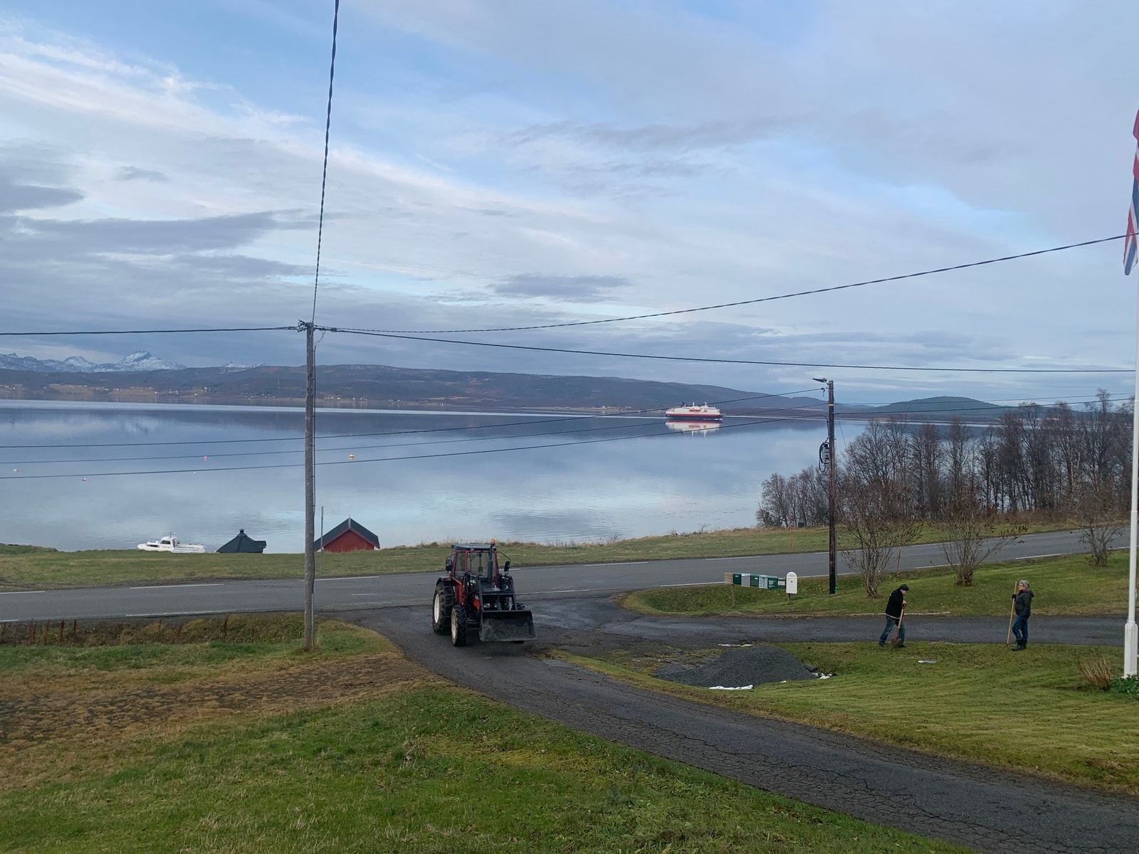 Gisundet med Senja i bakgrunnen Galleribilde