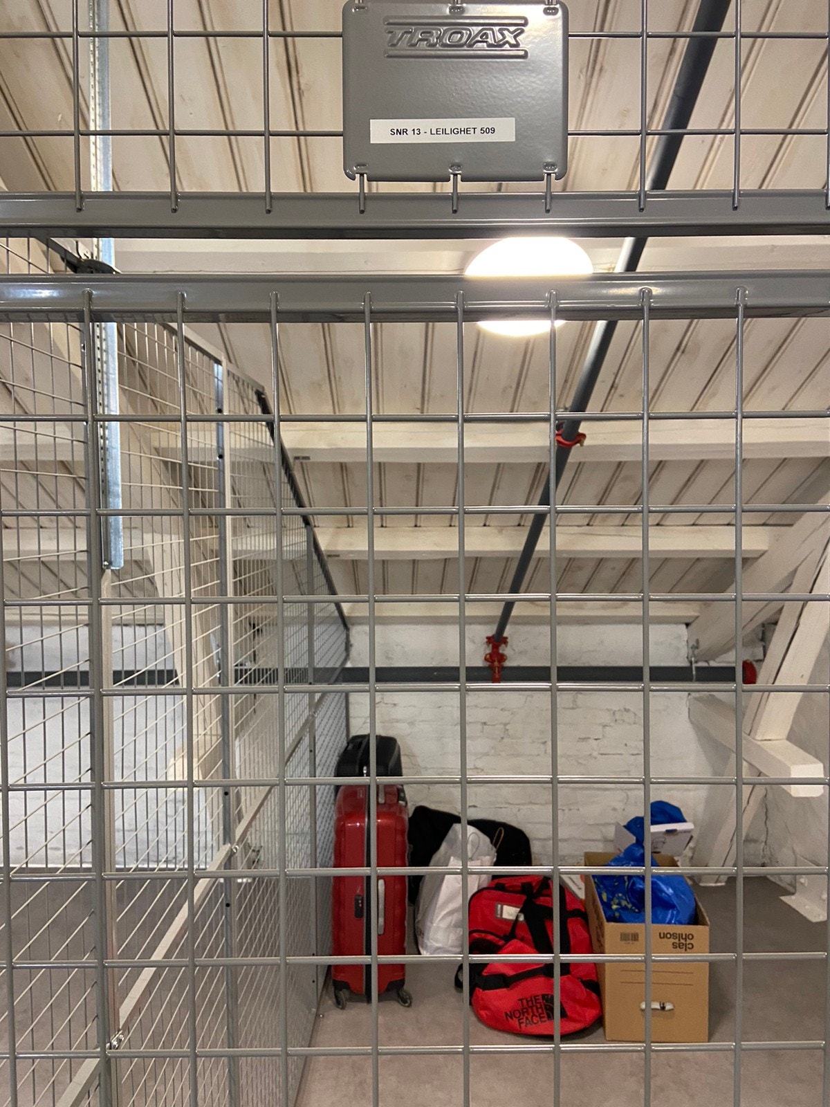 Stor loftsbod - heis opp til denne Galleribilde