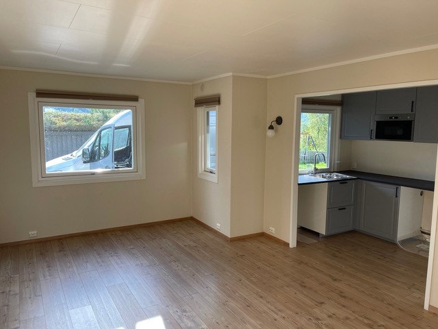 Stua med kjøkken Galleribilde