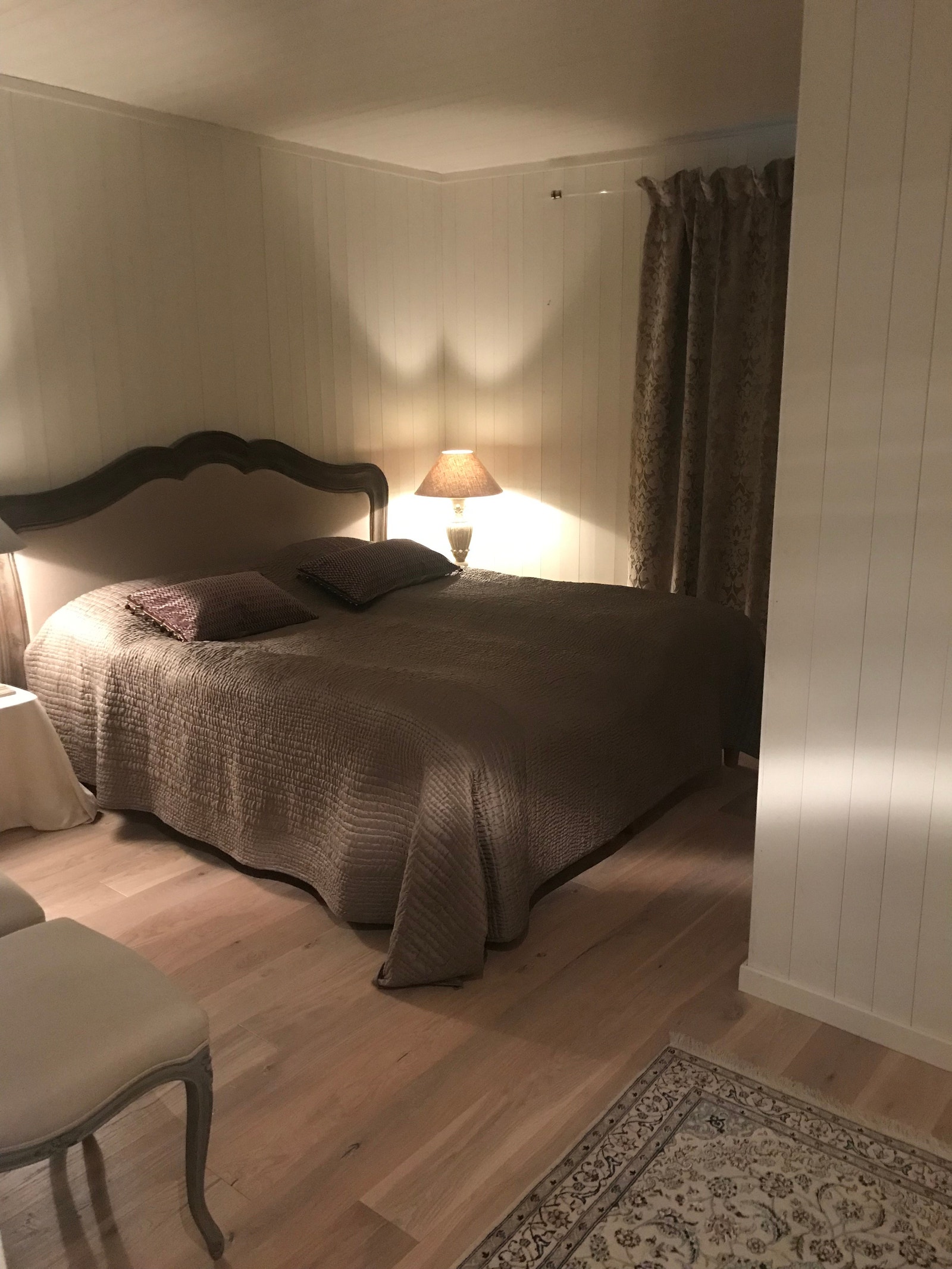 Soverom 1 har egen inngang til bad Galleribilde