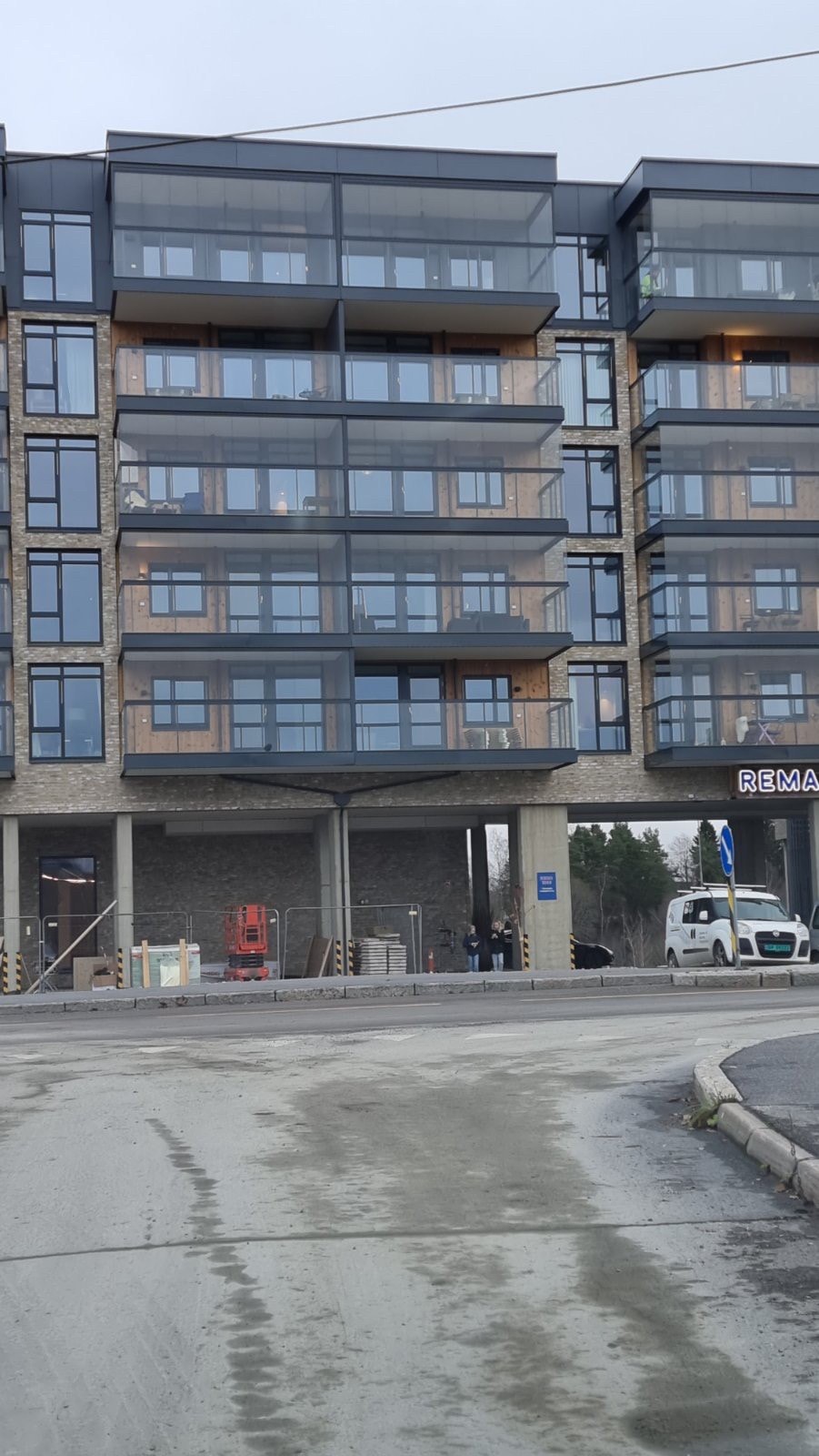 Mot balkongen Galleribilde