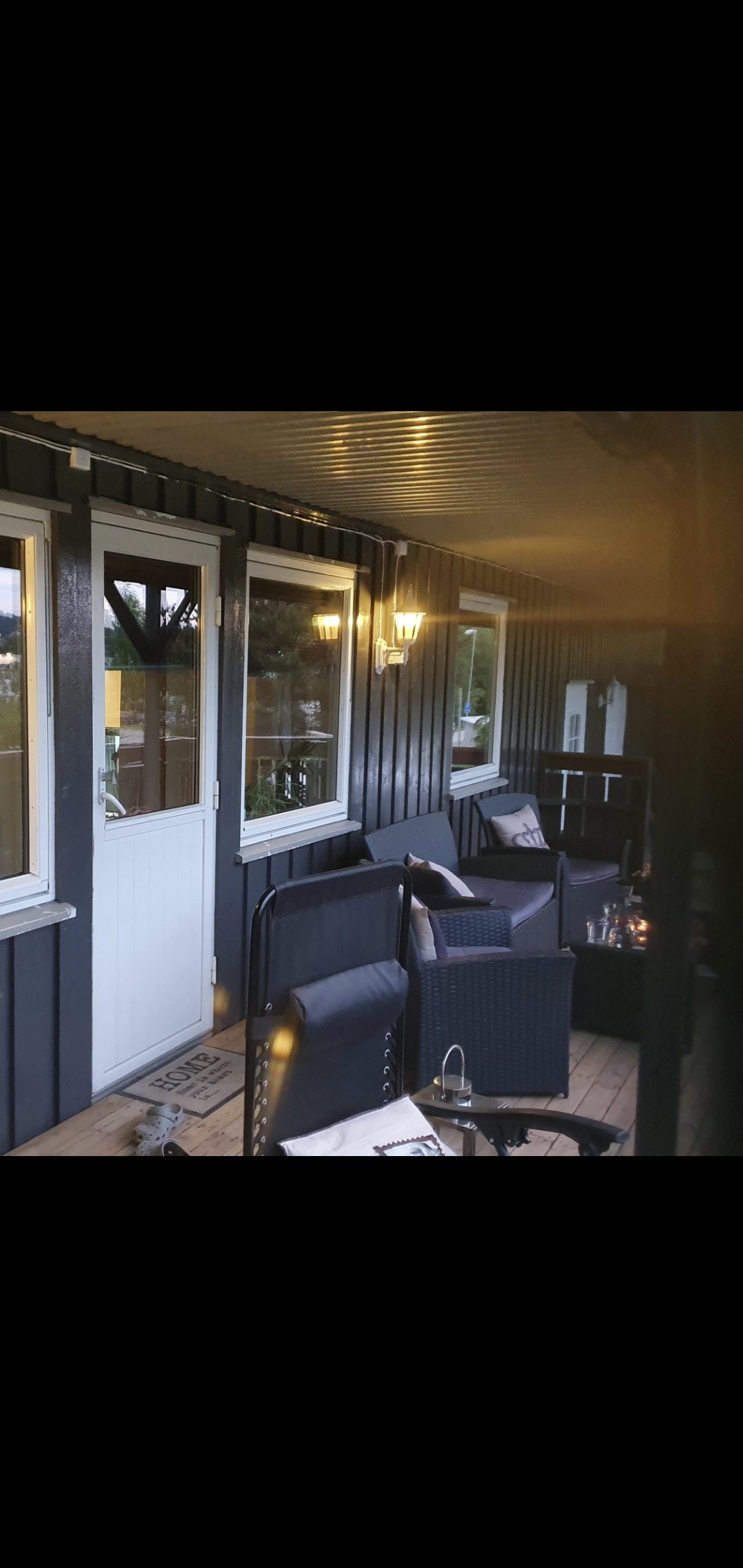 Romslig veranda Galleribilde
