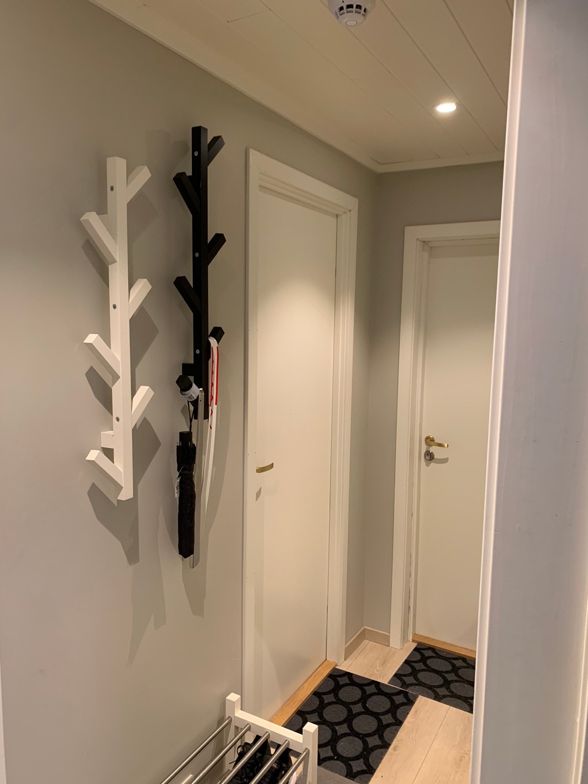 Inngang til hybler fra gang. Galleribilde