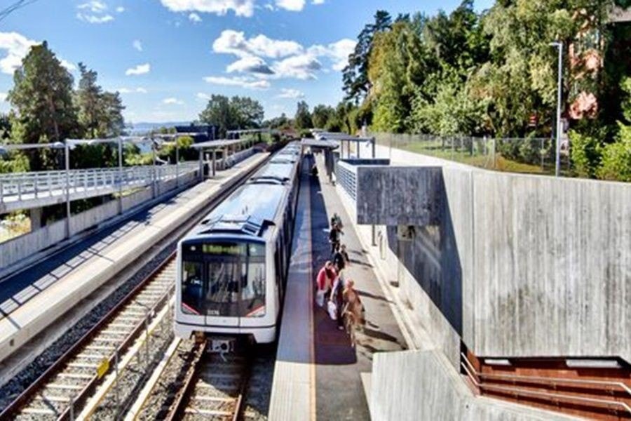 Montebello T-bane (Linje 3: Kolsås-Mortensrud) Galleribilde