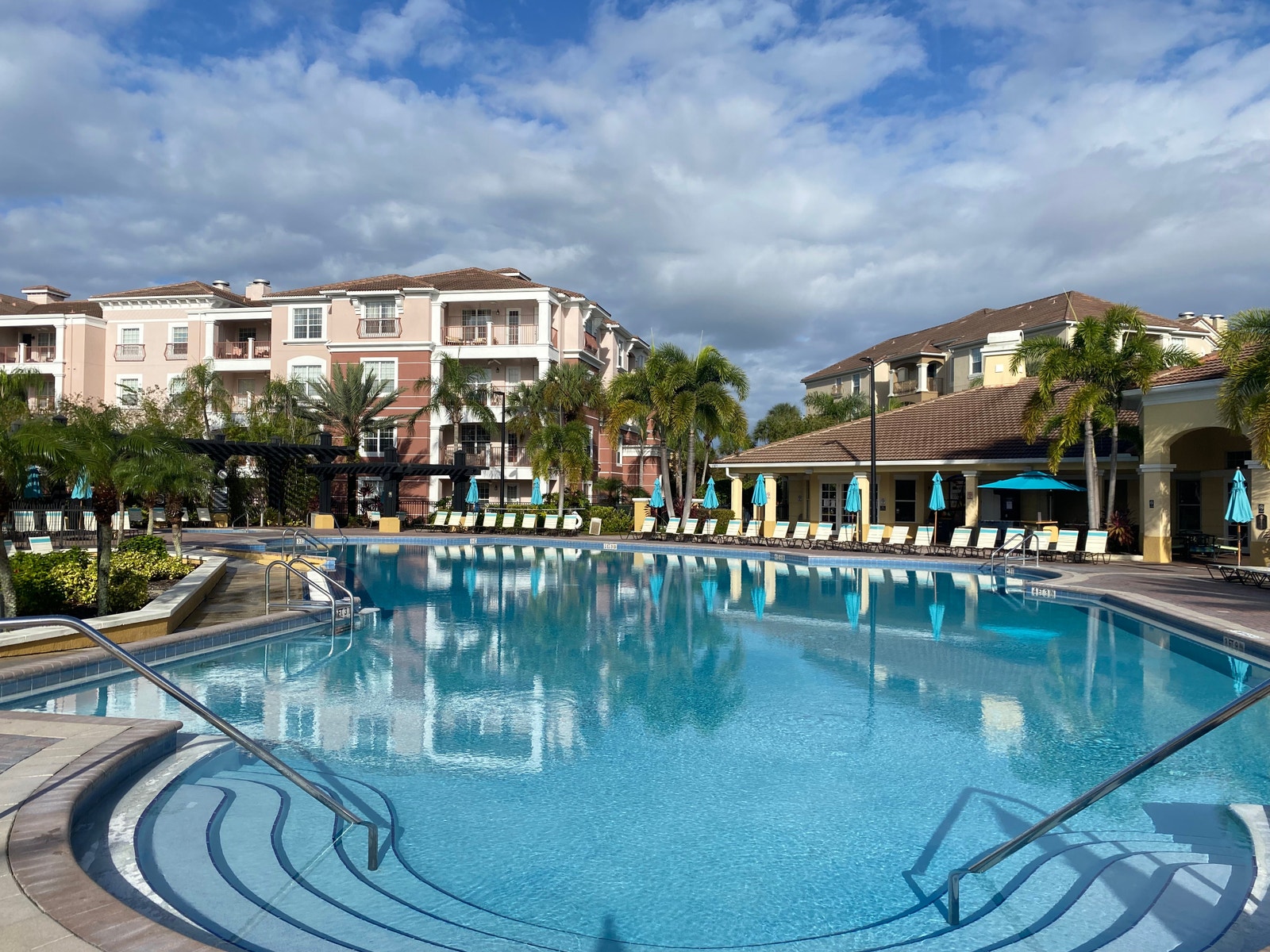 Bassengområdet Vista Cay Clubhouse Galleribilde