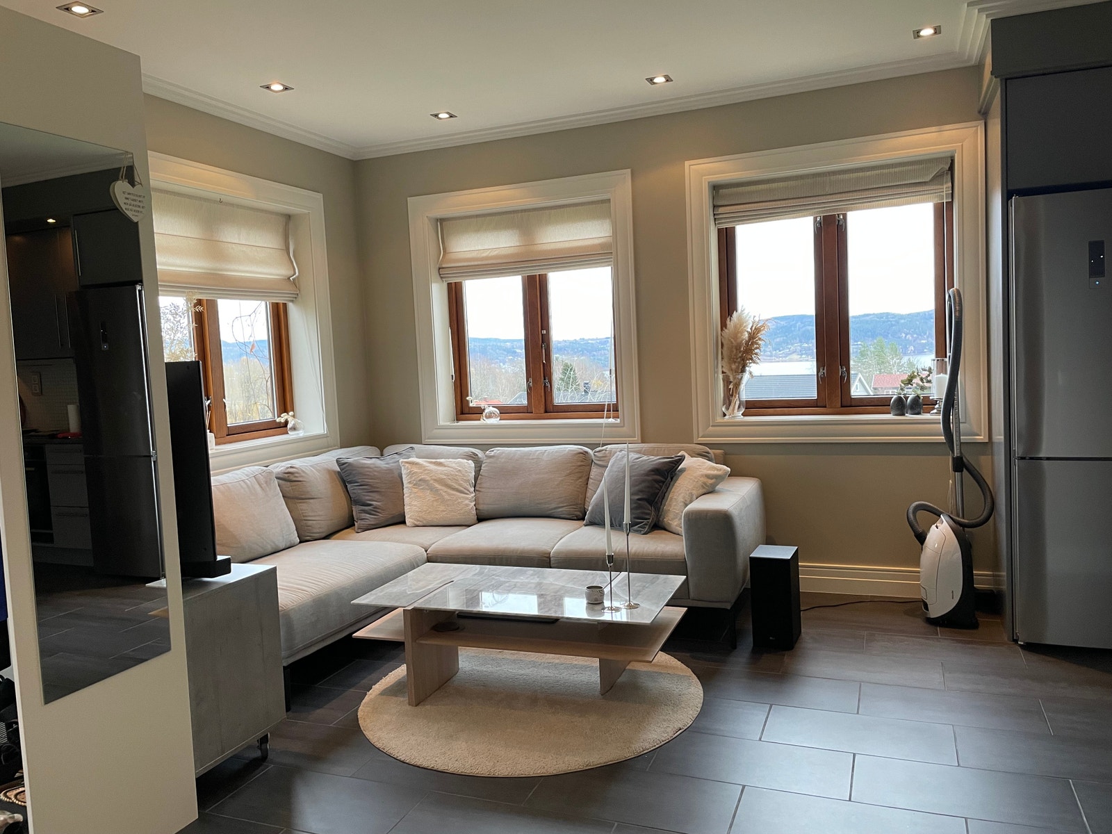 Lys og koselig stue Galleribilde