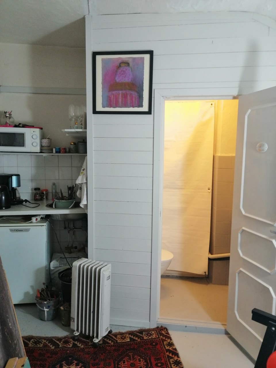 Lagringsrom 2 og inngang til wc-rom. Galleribilde
