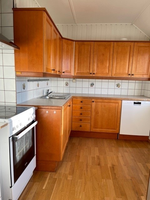 kjøkken med hvitevarer Galleribilde